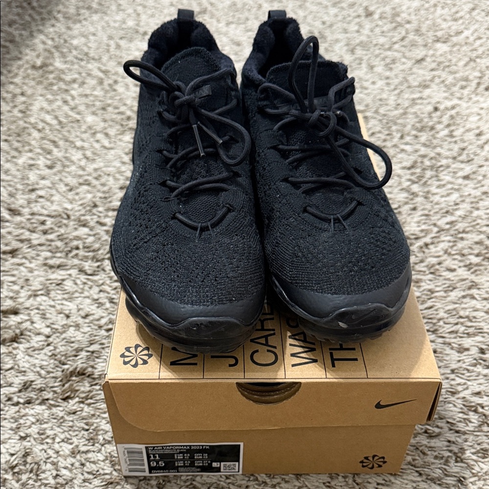 Woman air vapormax 23